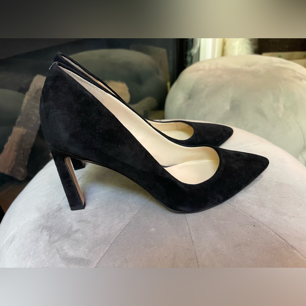 New Enzo Angiolini- Black Suede Pointed Toe Heel Size 7.5
